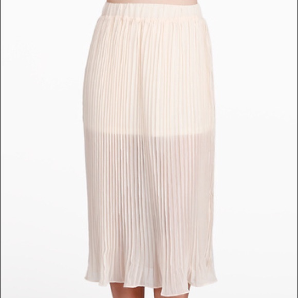 Alythea Dresses & Skirts - NWOT!! Alythea Cream Pleated Skirt//flowy/flirty